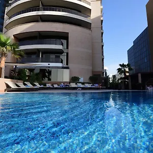 Otel Majestic Retreat