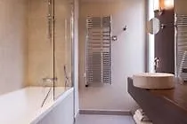 La Bourdonnais 4*, Париж Франция